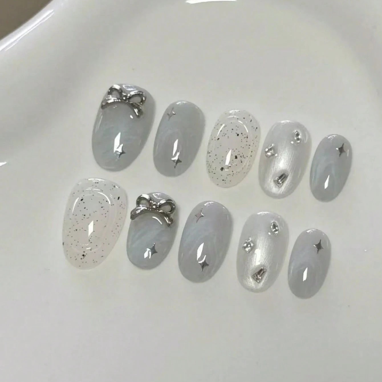 Nail Art Y2K - 10 Pieces of Hand-Pressed Oval Nails,